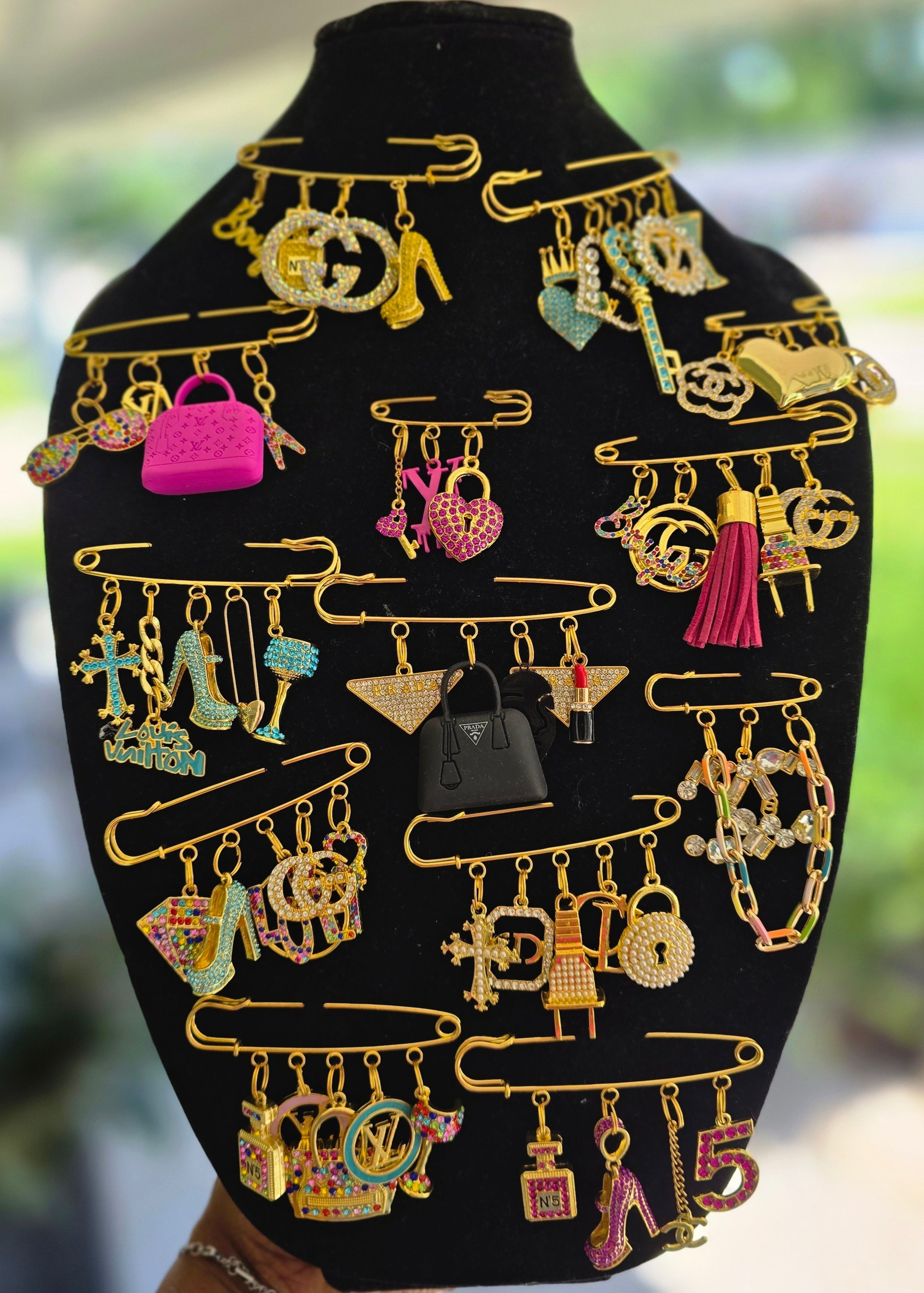 Pinnit Pins