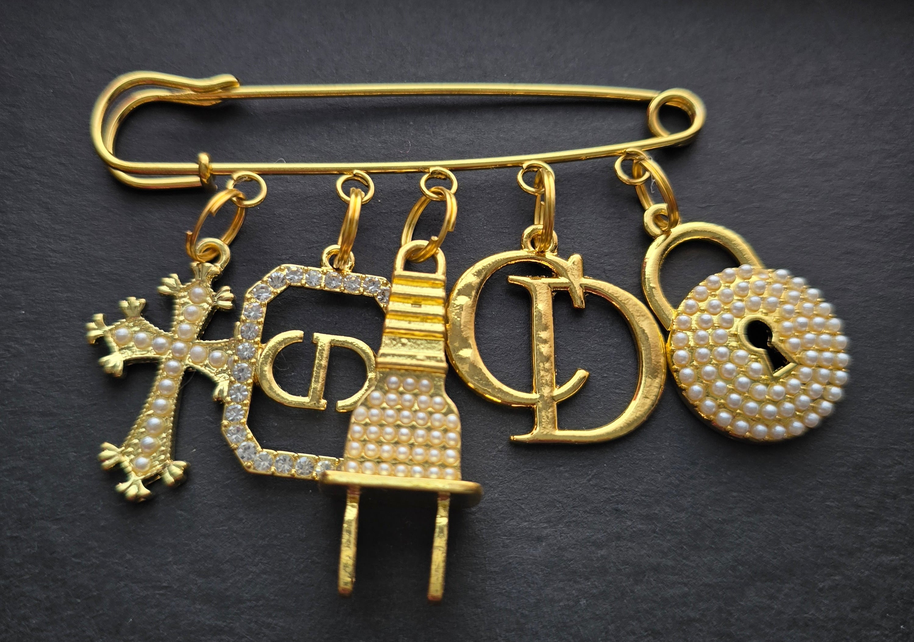 Pinnit Pins