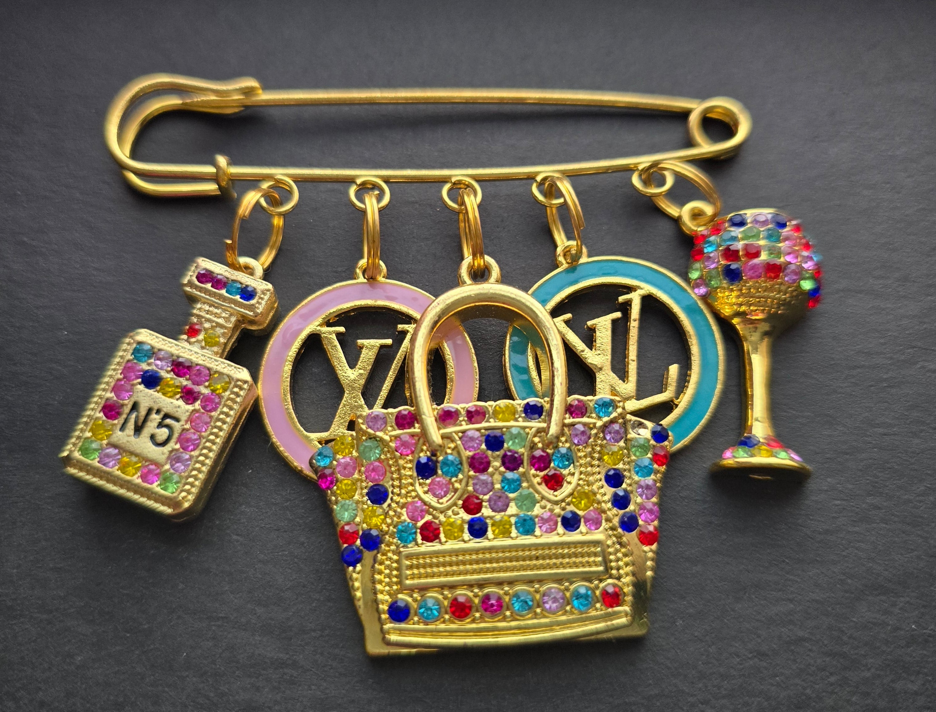 Pinnit Pins