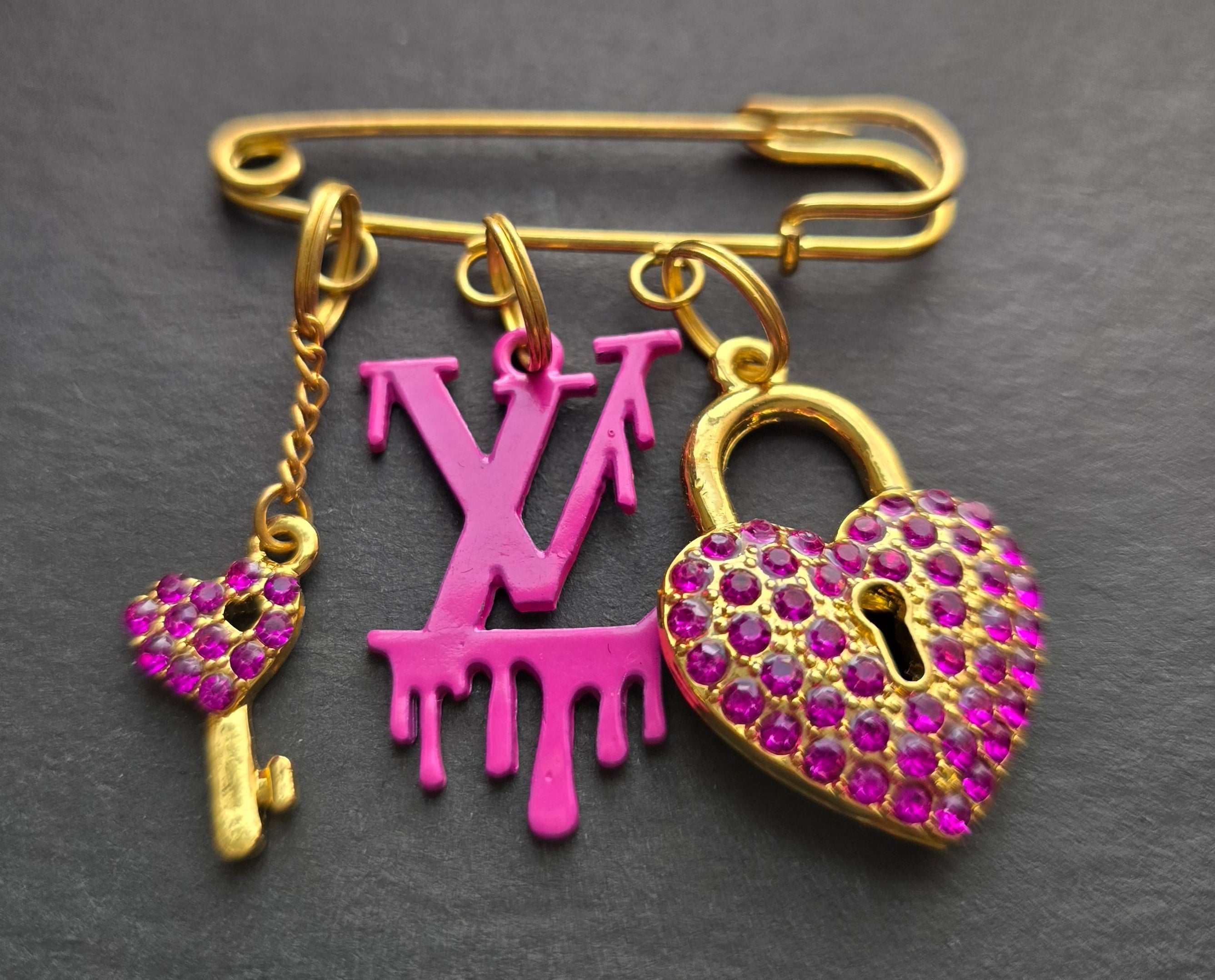 Pinnit Pins